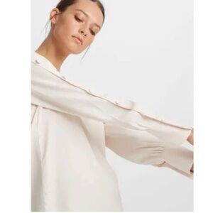 𝅺BNWT Women’s club Monaco pale pink blouse